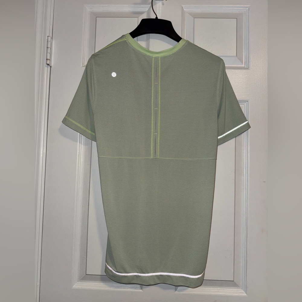 Lululemon Precise Tee Shirt Green/Gray Stretch Lightweight Preppy Gym Men’s M